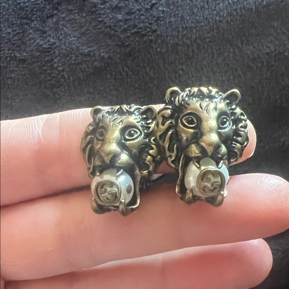Gucci Gold Lion Motif Earrings - Picture 3 of 12